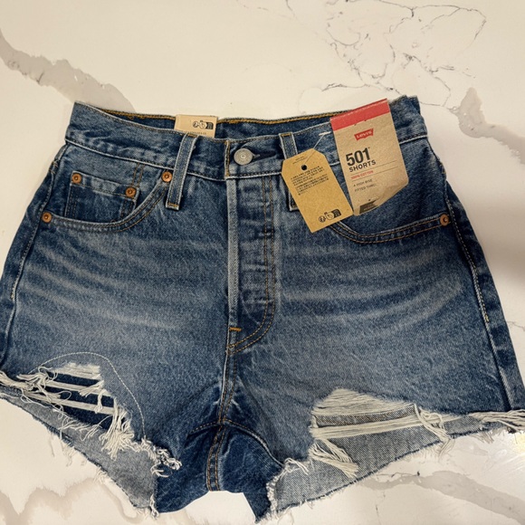 Levi's 501® Original Fit High-Rise Women's Jean Shorts - Picture 4 of 12